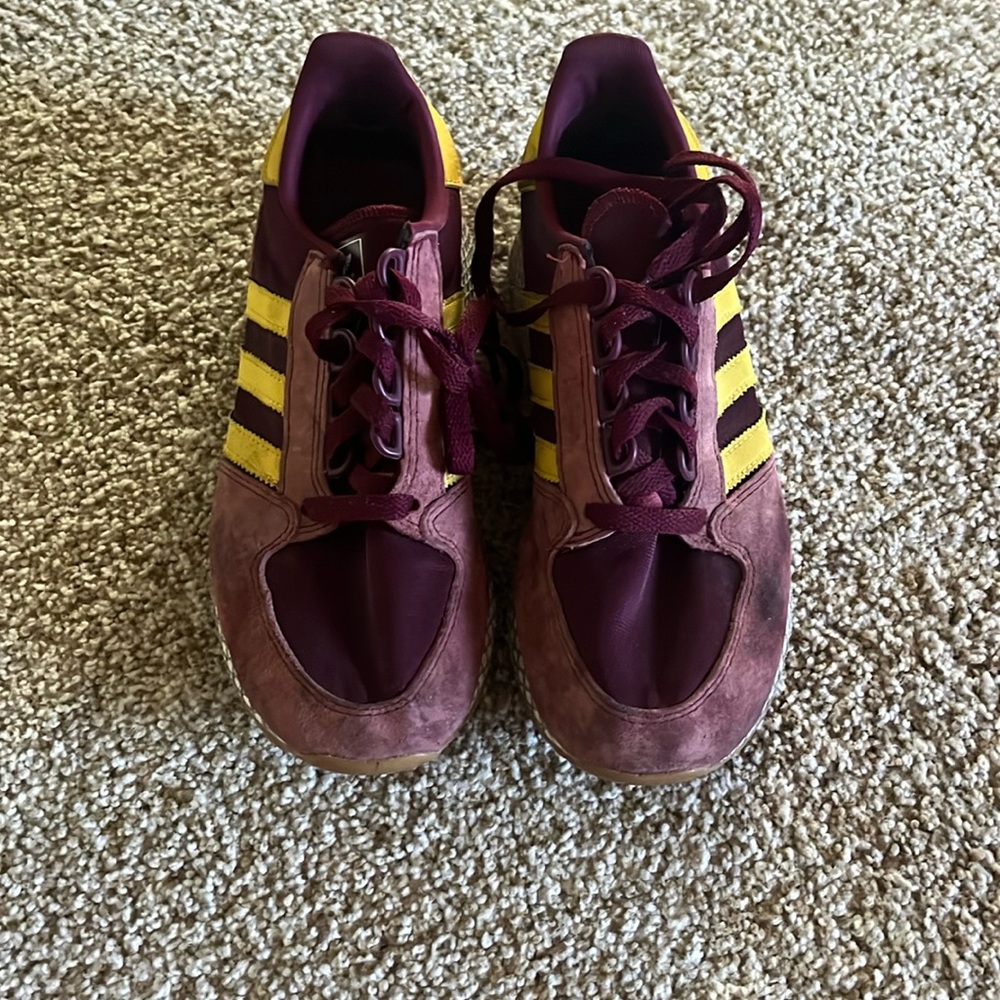 Adidas tennis shoes